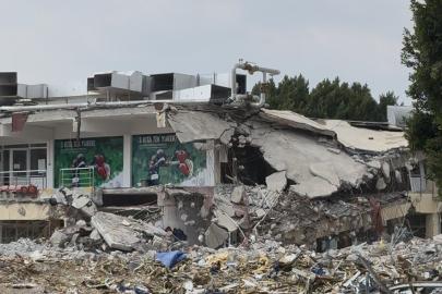30 yıllık spor salonu yıkılıyor