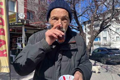 34 yıldır su içemeyen yaşlı adam: "Suya hasret kaldım, gülmeye hasret kaldım"