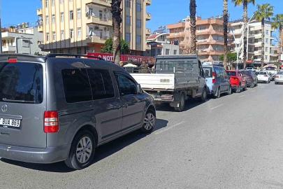 6 aracın karıştığı  zincirleme kaza ucuz atlatıldı