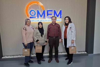 8 Mart Dünya Kadınlar Günü’nde öğretmenlerini ve çalışanlarını unutmadılar