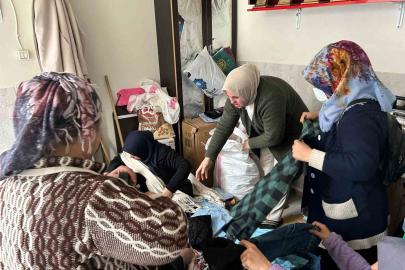 8 Martta ihtiyaç sahibi kadınlara kıyafet desteği