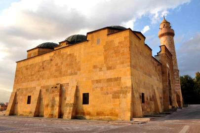 800 yıllık Selçuklu camisi meraklılarını bekliyor