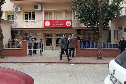 Adana’da yol kesip bıçakla saldırdılar: 17 yaşındaki çocuk öldü, 2 ağabeyi yaralandı