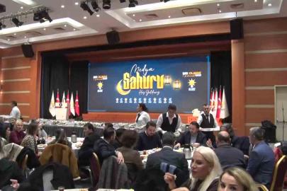 AK Parti İstanbul İl Başkanlığı’nda basın mensupları için sahur programı düzenlendi