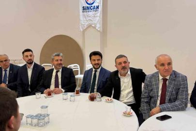 AK Parti Sincan Teşkilatı üyeleri iftarda buluştu