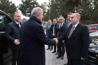 Akar, ERÜ öğrencileri ile iftarda buluştu