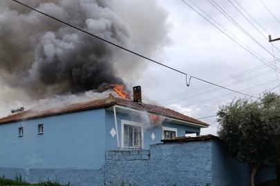 Alaşehir’de korkutan ev yangını