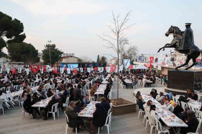 Alaşehir’de yüzlerce kişi iftarda buluştu