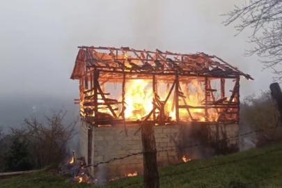 Alev topuna dönen ardiye kullanılamaz hale geldi