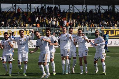 Aliağa FK, zirveye oynuyor