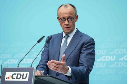 Almanya Başbakanı Merz: "Trump, İran’daki saldırıları ertelediği için minnettarım"