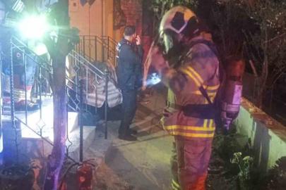 Altınoluk’ta ev yangını: 2 kişi dumandan etkilendi