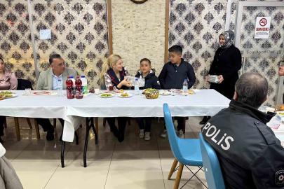 Altıntaş Kaymakamı Yıldırım, çocuklarla iftar programında bir araya geldi