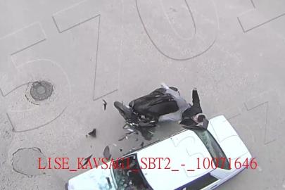 Amasya’da motosiklet ile otomobilin çarpıştığı kaza kamerada