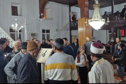Anamur’da Kadir Gecesinde Sakal-ı Şerif ziyarete açıldı