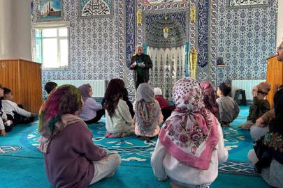 Anaokulu öğrencileri Fatih Camii’ni ziyaret etti