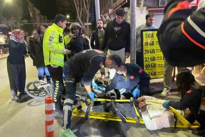 Aniden duran otomobile motosiklet çarptı: 1 yaralı