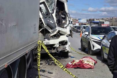 Ankara’da tıra çarpan tanker şoförü hayatını kaybetti