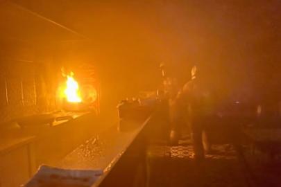 Antakya’da kızartma makinesinden çıkan yangında dönercide alevler yükseldi