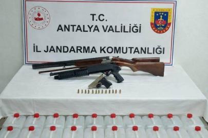 Antalya’da 160 litre etil alkol, tabanca ve pompalı tüfek ele geçirildi