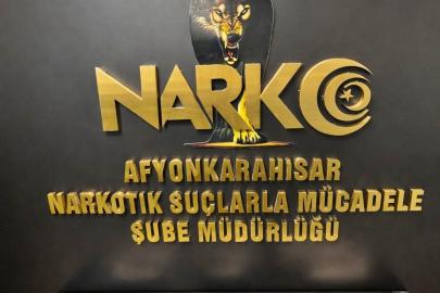 Aracın tamponuna zulalanmış uyuşturucu böyle bulundu