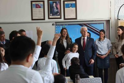 Arkadaşlarına söz verdi, Başkan Bozbey’i sınıfa getirdi