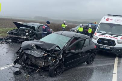 Arnavutköy’de iki araç çarpıştı: 3 kişi yaralandı