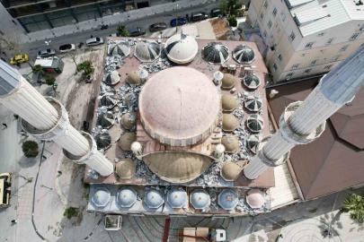 Arnavutköy’ün simgesi 46 yıllık Merkez Camii yıkılıyor
