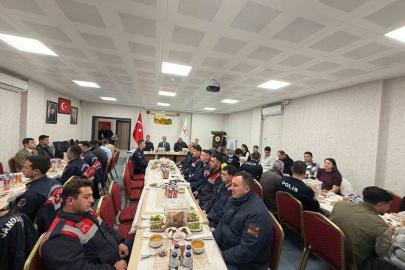 Aslanapa Kaymakamı Tosun, emniyet ve jandarma personeliyle iftar programında buluştu