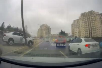 Ataşehir’de kontrolden çıkan araç elektrik direğini devirdi: Faciadan saniyelerle kurtuldu