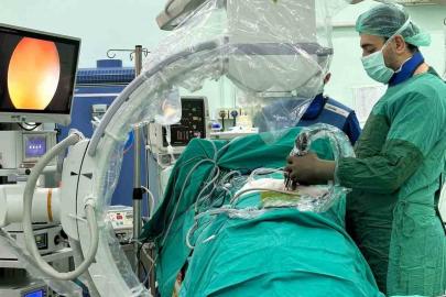 Aydın Devlet Hastanesi’nde kapalı bel fıtığı ameliyatı ilk kez uygulandı