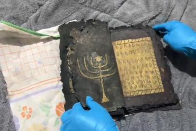 Aydın’da Bizans dönemine ait altın işlemeli dua kitabı ele geçirildi