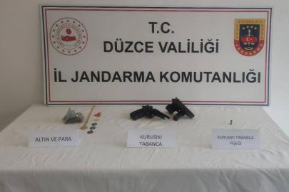 Aynı yöntemle evleri soyan 3 hırsız yakalandı