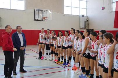 Ayvalıkgücü Belediyesporlu filenin sultanlarından büyük başarı