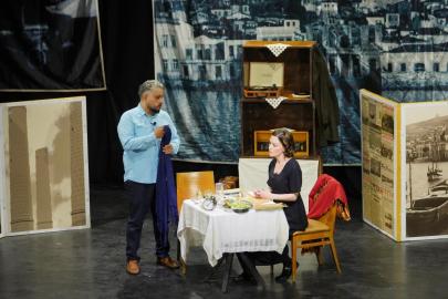 Ayvalık’ta Duygu Dolu Tiyatro Akşamı