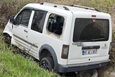 Bafra’da su kanalına düşen aracın sürücüsü yaralandı