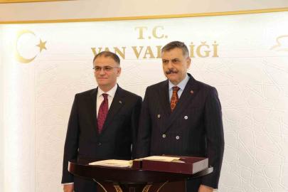 Bakan Çiftçi Van’da