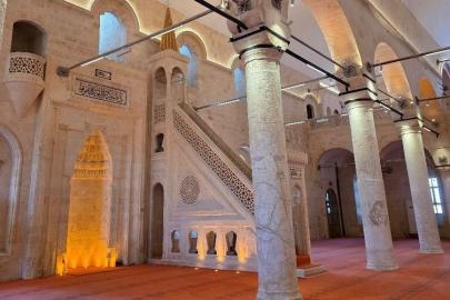 Bakan Ersoy: "Üç tarihi cami yeniden ibadete açılıyor"