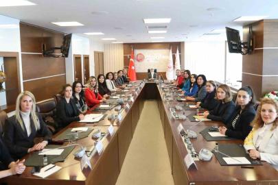 Bakan Göktaş, baroların kadın ve çocuk hakları komisyonu temsilcileriyle bir araya geldi