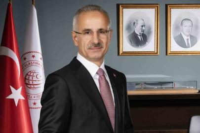 Bakan Uraloğlu: "Biletli yolcu taşımacılığı yapan otobüs firmalarının turizm amaçlı yetkilendirilmiş araçlarını ek seferlerde kullanmalarına imkan tanıdık"