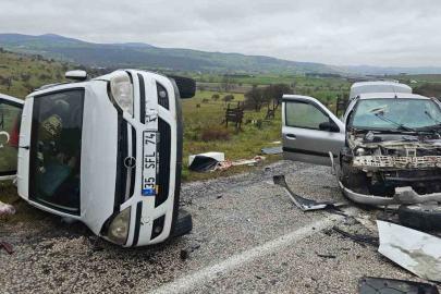 Balıkesir’de trafik kazası: 5 yaralı
