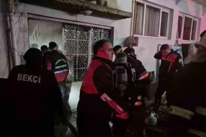 Bartın’da 4 katlı apartmanda yangın paniği: 2 kişi dumandan etkilendi