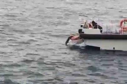 Bartın’da kıyafetleriyle denize giren kadını sahil güvenlik ekipleri kurtardı