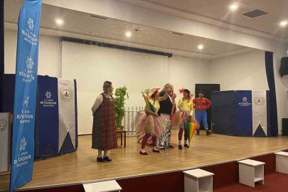 Başkan Çerçioğlu, İncirliova’da çocukları tiyatro ile buluşturdu