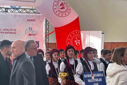 Bayburt Ortaokulu halk oyunlarında Türkiye finallerine yükseldi