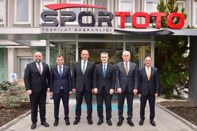 Bayburt’a futbol sahaları ile tenis kortu yapılacak