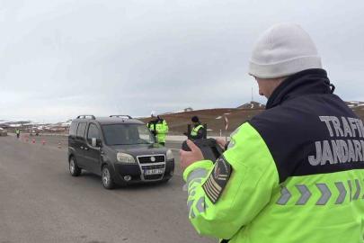 Bayburt’ta bayram trafiği mercek altında: Karadan ve havadan sıkı denetim