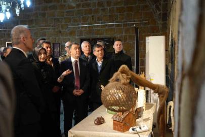 Bayburt’ta geri dönüşüm malzemeleri kadın eliyle sanata dönüştü