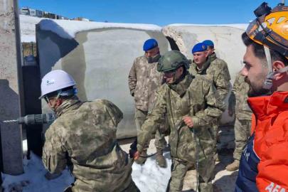 Bayburt’ta komandolara arama kurtarma eğitimi verildi