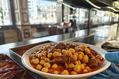 Bayram sofrasının geleneksel lezzeti: Etli nohut yahnisi